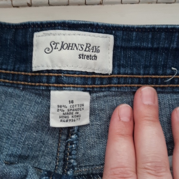 PLUS Women's Denim Short - Picture 2 of 3